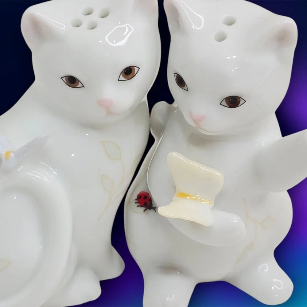 LENOX PORCELAIN  SALT & PEPPER SHAKERS SET CATS WITH BUTTRFLY